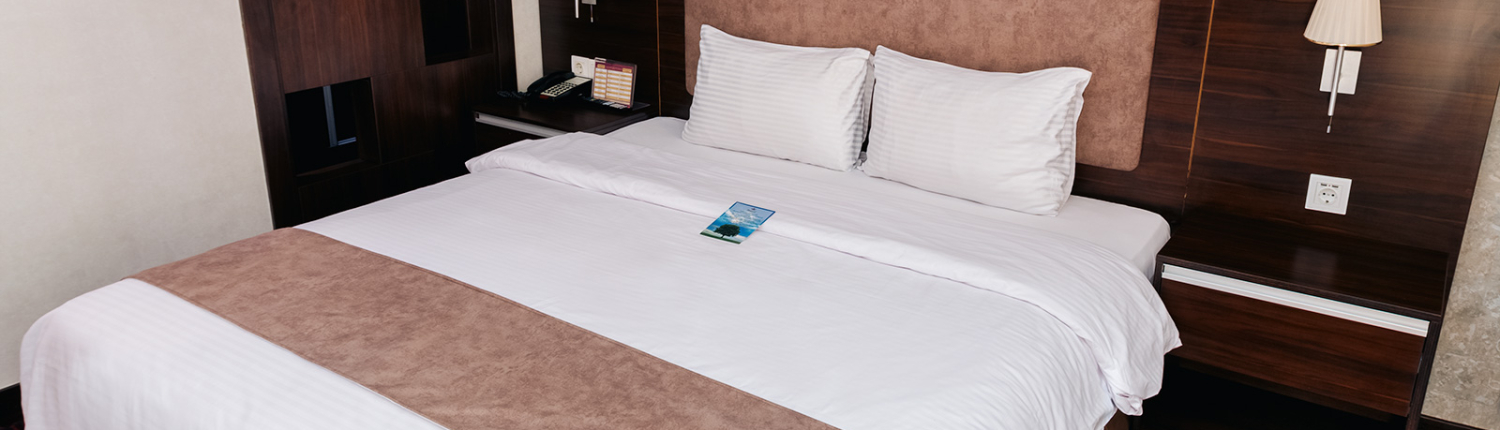ROYAL SUITE BEDROOM