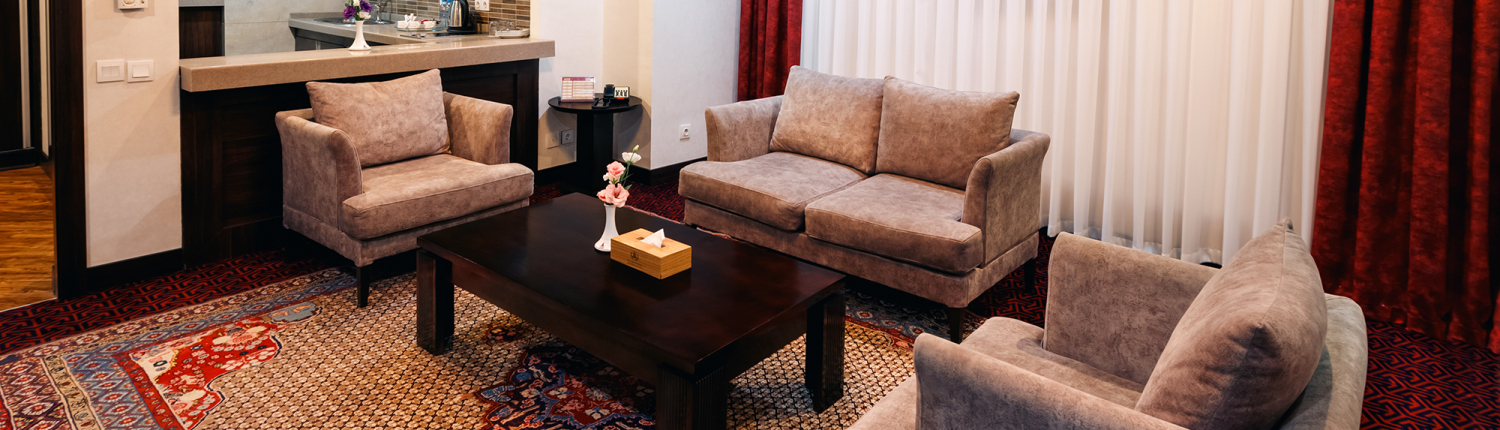 ROYAL SUITE LIVING ROOM