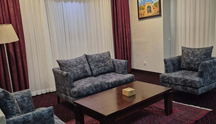SUITE ROYAL LIVING